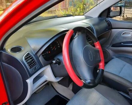 Красный Киа Пиканто, объемом двигателя 1.1 л и пробегом 105 тыс. км за 5000 $, фото 6 на Automoto.ua