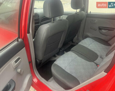 Червоний Кіа Піканто, об'ємом двигуна 1.09 л та пробігом 122 тис. км за 3800 $, фото 7 на Automoto.ua