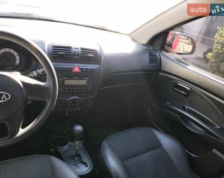 Червоний Кіа Піканто, об'ємом двигуна 1.25 л та пробігом 86 тис. км за 5999 $, фото 3 на Automoto.ua