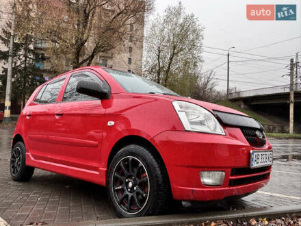 Красный Киа Пиканто, объемом двигателя 1.1 л и пробегом 181 тыс. км за 3800 $, фото 1 на Automoto.ua