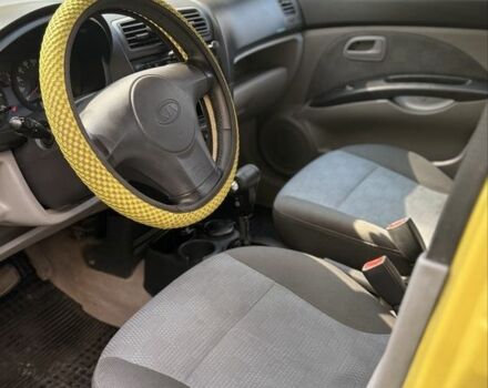 Жовтий Кіа Піканто, об'ємом двигуна 1.1 л та пробігом 153 тис. км за 4200 $, фото 11 на Automoto.ua
