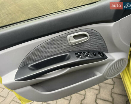 Жовтий Кіа Піканто, об'ємом двигуна 1.1 л та пробігом 120 тис. км за 5100 $, фото 26 на Automoto.ua