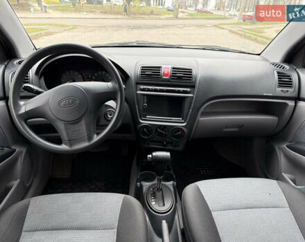 Желтый Киа Пиканто, объемом двигателя 1.1 л и пробегом 134 тыс. км за 5450 $, фото 19 на Automoto.ua