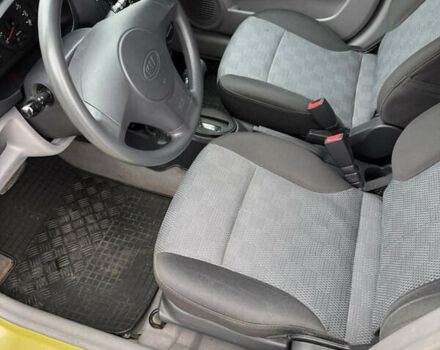 Желтый Киа Пиканто, объемом двигателя 1.1 л и пробегом 134 тыс. км за 5450 $, фото 11 на Automoto.ua