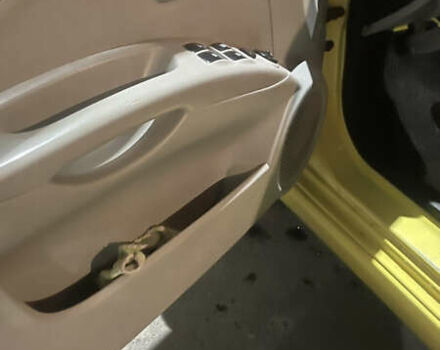 Желтый Киа Пиканто, объемом двигателя 1.09 л и пробегом 190 тыс. км за 4800 $, фото 4 на Automoto.ua