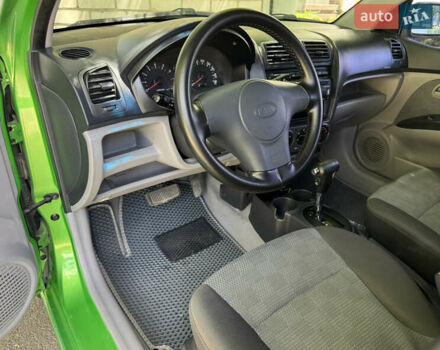 Зелений Кіа Піканто, об'ємом двигуна 1.1 л та пробігом 117 тис. км за 5750 $, фото 4 на Automoto.ua