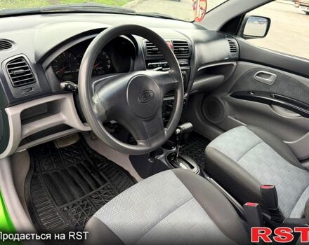 Зелений Кіа Піканто, об'ємом двигуна 1.1 л та пробігом 117 тис. км за 5750 $, фото 5 на Automoto.ua