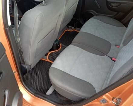 Помаранчевий Кіа Піканто, об'ємом двигуна 1.1 л та пробігом 150 тис. км за 4100 $, фото 6 на Automoto.ua