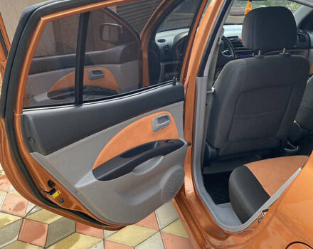 Кіа Піканто 2006 у Одесі на Automoto.ua Помаранчевий Кіа Піканто, об'ємом двигуна 1.1 л та пробігом 123 тис. км за 5200 $, фото 10 на Automoto.ua