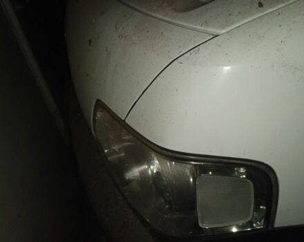 Белый Киа Преджио, объемом двигателя 2.5 л и пробегом 170 тыс. км за 2000 $, фото 5 на Automoto.ua