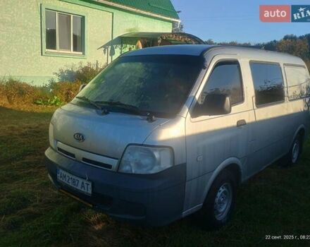 Серый Киа Преджио, объемом двигателя 2.5 л и пробегом 330 тыс. км за 4333 $, фото 2 на Automoto.ua