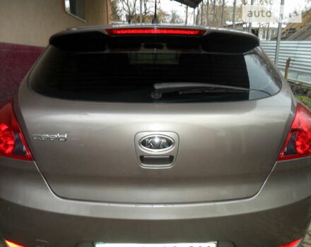 Бежевый Киа Про Сид, объемом двигателя 1.4 л и пробегом 140 тыс. км за 4200 $, фото 3 на Automoto.ua