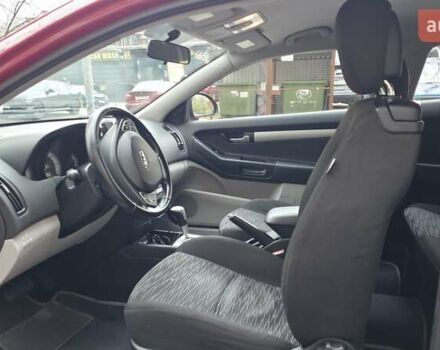 Красный Киа Про Сид, объемом двигателя 2 л и пробегом 221 тыс. км за 7400 $, фото 18 на Automoto.ua