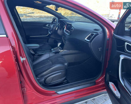Червоний Кіа Про Сід, об'ємом двигуна 1.35 л та пробігом 125 тис. км за 17999 $, фото 28 на Automoto.ua