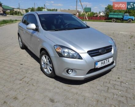 Серый Киа Про Сид, объемом двигателя 0 л и пробегом 175 тыс. км за 8000 $, фото 1 на Automoto.ua