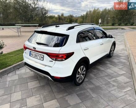 Белый Киа Rio X-Line, объемом двигателя 1.59 л и пробегом 35 тыс. км за 16500 $, фото 5 на Automoto.ua