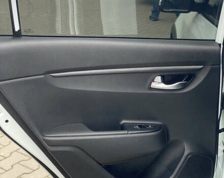 Білий Кіа Rio X-Line, об'ємом двигуна 1.6 л та пробігом 82 тис. км за 16999 $, фото 27 на Automoto.ua