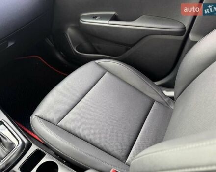 Белый Киа Rio X-Line, объемом двигателя 1.59 л и пробегом 36 тыс. км за 16500 $, фото 15 на Automoto.ua