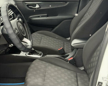 Белый Киа Rio X-Line, объемом двигателя 1.6 л и пробегом 82 тыс. км за 15999 $, фото 10 на Automoto.ua