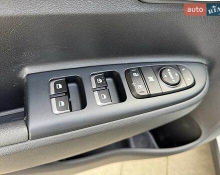 Белый Киа Rio X-Line, объемом двигателя 1.59 л и пробегом 36 тыс. км за 16500 $, фото 30 на Automoto.ua