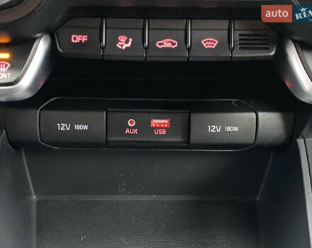 Білий Кіа Rio X-Line, об'ємом двигуна 1.6 л та пробігом 82 тис. км за 16999 $, фото 13 на Automoto.ua