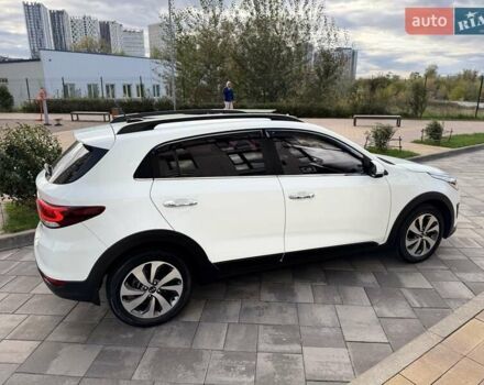 Белый Киа Rio X-Line, объемом двигателя 1.59 л и пробегом 35 тыс. км за 16500 $, фото 6 на Automoto.ua