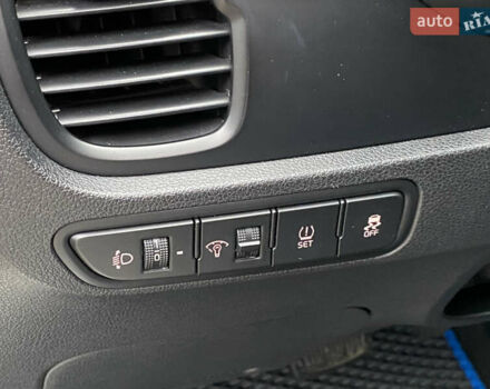 Білий Кіа Rio X-Line, об'ємом двигуна 1.6 л та пробігом 82 тис. км за 16999 $, фото 16 на Automoto.ua