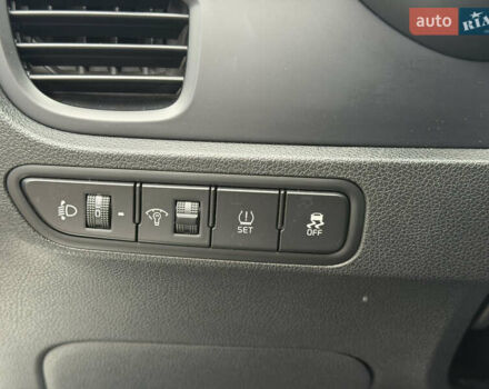 Белый Киа Rio X-Line, объемом двигателя 1.6 л и пробегом 82 тыс. км за 15999 $, фото 14 на Automoto.ua