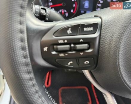 Белый Киа Rio X-Line, объемом двигателя 1.59 л и пробегом 35 тыс. км за 16500 $, фото 31 на Automoto.ua