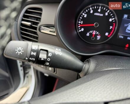 Белый Киа Rio X-Line, объемом двигателя 1.59 л и пробегом 35 тыс. км за 16500 $, фото 34 на Automoto.ua