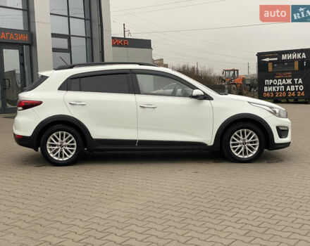 Білий Кіа Rio X-Line, об'ємом двигуна 1.6 л та пробігом 82 тис. км за 16999 $, фото 5 на Automoto.ua