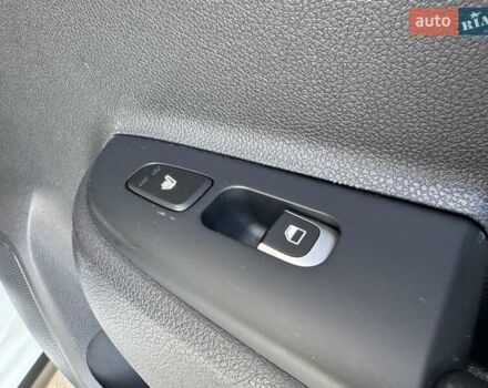 Белый Киа Rio X-Line, объемом двигателя 1.59 л и пробегом 35 тыс. км за 16500 $, фото 14 на Automoto.ua