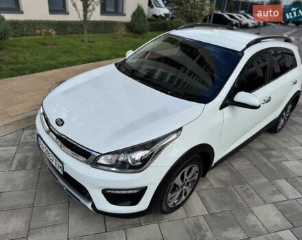 Белый Киа Rio X-Line, объемом двигателя 1.59 л и пробегом 35 тыс. км за 16500 $, фото 1 на Automoto.ua