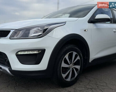 Білий Кіа Rio X-Line, об'ємом двигуна 1.59 л та пробігом 94 тис. км за 15000 $, фото 21 на Automoto.ua