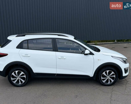 Білий Кіа Rio X-Line, об'ємом двигуна 1.59 л та пробігом 94 тис. км за 15000 $, фото 8 на Automoto.ua