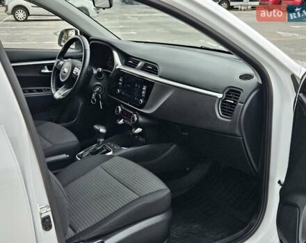 Білий Кіа Rio X-Line, об'ємом двигуна 1.59 л та пробігом 87 тис. км за 17500 $, фото 34 на Automoto.ua