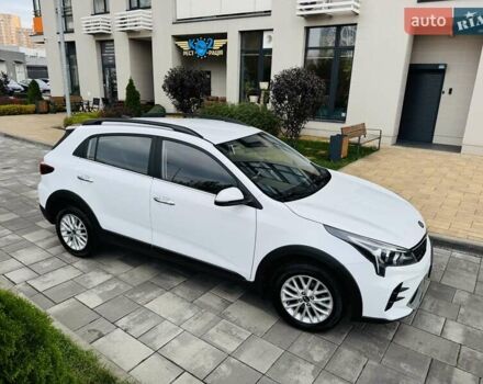 Белый Киа Rio X-Line, объемом двигателя 1.6 л и пробегом 6 тыс. км за 19900 $, фото 4 на Automoto.ua