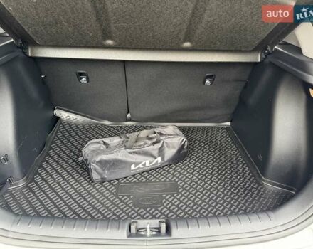 Белый Киа Rio X-Line, объемом двигателя 1.6 л и пробегом 6 тыс. км за 19900 $, фото 56 на Automoto.ua