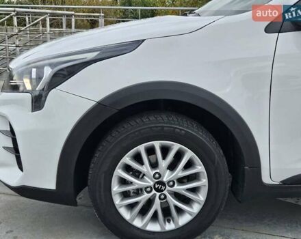 Білий Кіа Rio X-Line, об'ємом двигуна 1.59 л та пробігом 87 тис. км за 17500 $, фото 21 на Automoto.ua