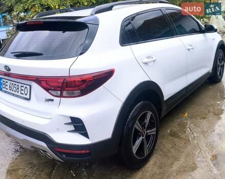 Білий Кіа Rio X-Line, об'ємом двигуна 1.59 л та пробігом 26 тис. км за 17500 $, фото 3 на Automoto.ua
