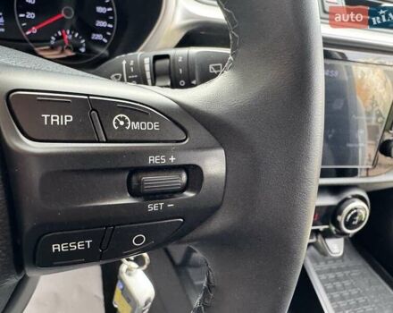 Белый Киа Rio X-Line, объемом двигателя 1.6 л и пробегом 6 тыс. км за 19900 $, фото 35 на Automoto.ua