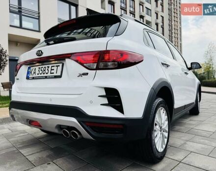 Белый Киа Rio X-Line, объемом двигателя 1.6 л и пробегом 6 тыс. км за 19900 $, фото 2 на Automoto.ua