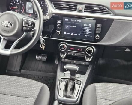 Білий Кіа Rio X-Line, об'ємом двигуна 1.59 л та пробігом 87 тис. км за 17500 $, фото 32 на Automoto.ua