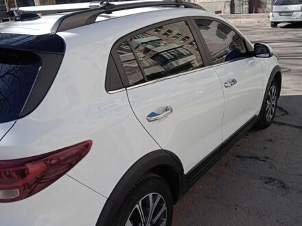 Білий Кіа Rio X-Line, об'ємом двигуна 1.6 л та пробігом 47 тис. км за 18200 $, фото 1 на Automoto.ua