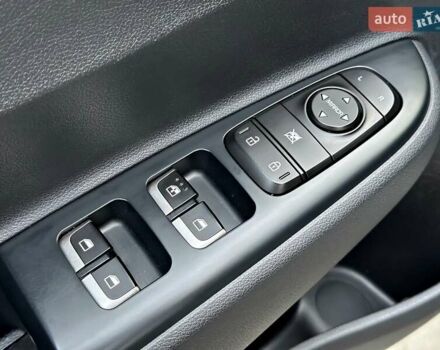 Бежевый Киа Rio X-Line, объемом двигателя 1.6 л и пробегом 39 тыс. км за 16800 $, фото 61 на Automoto.ua