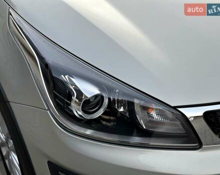 Бежевый Киа Rio X-Line, объемом двигателя 1.6 л и пробегом 39 тыс. км за 16800 $, фото 20 на Automoto.ua