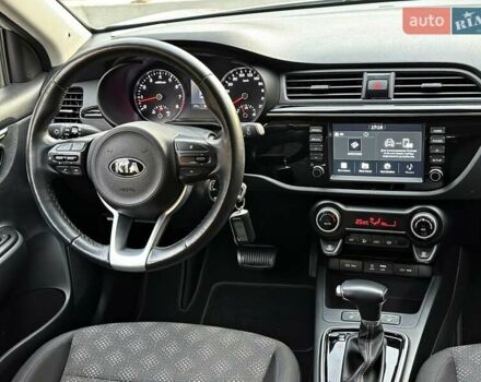 Бежевый Киа Rio X-Line, объемом двигателя 1.6 л и пробегом 39 тыс. км за 16800 $, фото 4 на Automoto.ua