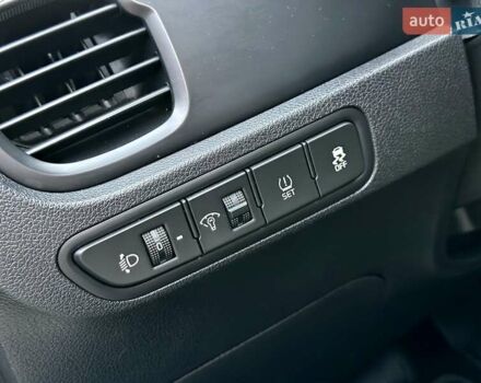 Бежевый Киа Rio X-Line, объемом двигателя 1.6 л и пробегом 39 тыс. км за 16800 $, фото 60 на Automoto.ua