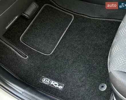 Бежевый Киа Rio X-Line, объемом двигателя 1.6 л и пробегом 39 тыс. км за 16800 $, фото 64 на Automoto.ua