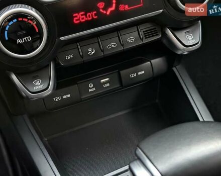 Бежевый Киа Rio X-Line, объемом двигателя 1.6 л и пробегом 39 тыс. км за 16800 $, фото 49 на Automoto.ua